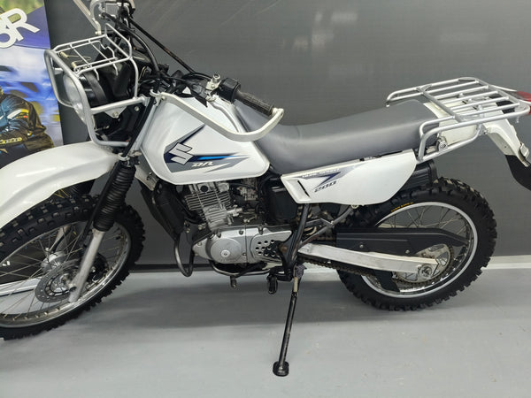 Suzuki DR200