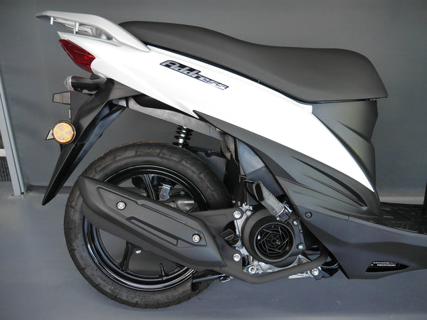 2023 SUZUKI UK110 WHITE as new