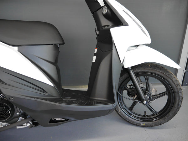 2023 SUZUKI UK110 WHITE as new