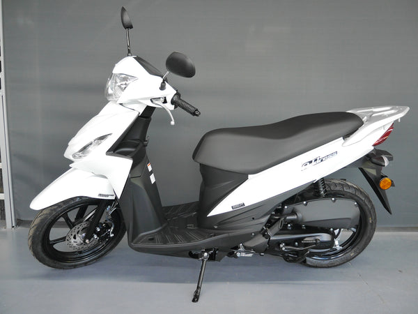 2023 SUZUKI UK110 WHITE as new